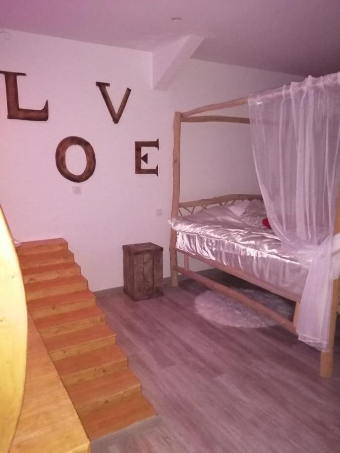 Bed and Breakfast Le Reve De Lily Les Vignères Exterior foto